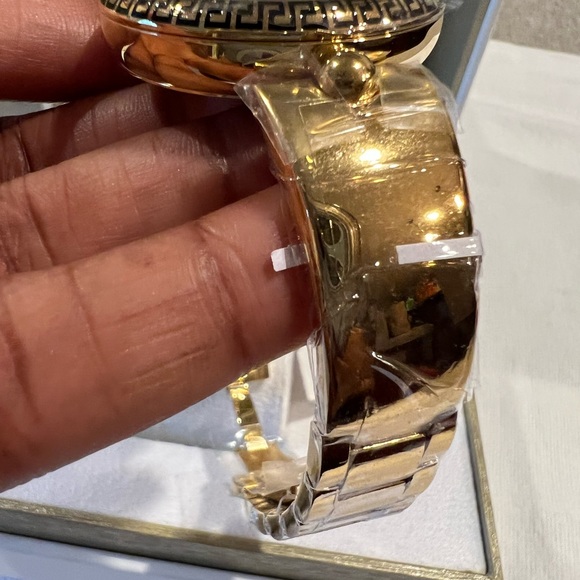 Authentic Versace watch - Picture 11 of 13